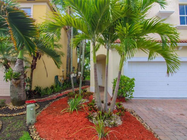 Home for sale at 2131 NE 37th Rd - photo 6224516