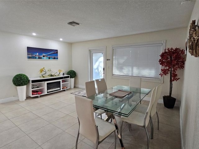 Home for rent at 436 NE 25th Ave - photo 6168121