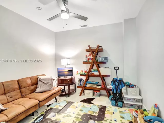 3-bedroom condo for sale in Sunny Isles Beach - 16425 Collins Ave 311 - MondialRealty