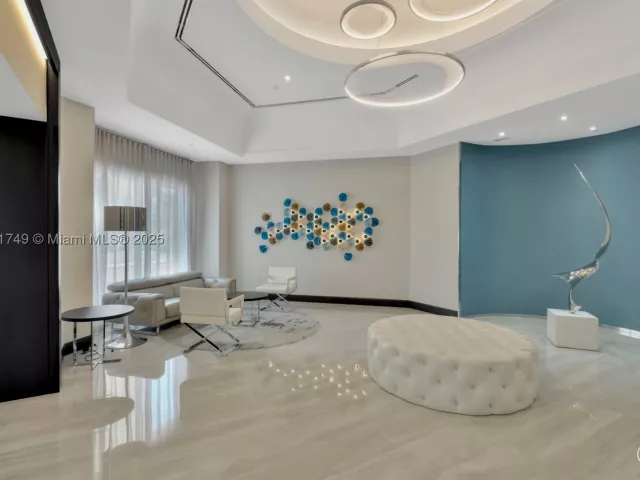 3-bedroom condo for sale in Sunny Isles Beach - 16425 Collins Ave 311 - MondialRealty