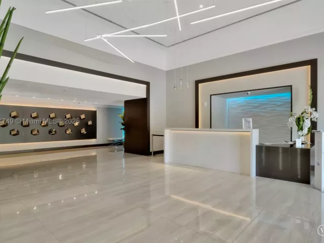 3-bedroom condo for sale in Sunny Isles Beach - 16425 Collins Ave 311 - MondialRealty