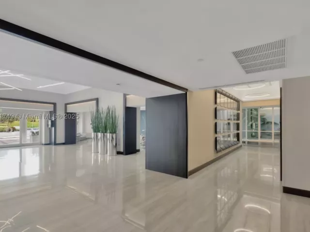 3-bedroom condo for sale in Sunny Isles Beach - 16425 Collins Ave 311 - MondialRealty