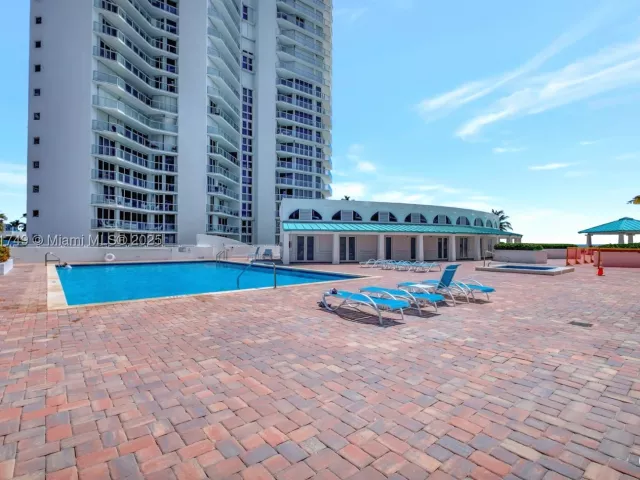 3-bedroom condo for sale in Sunny Isles Beach - 16425 Collins Ave 311 - MondialRealty