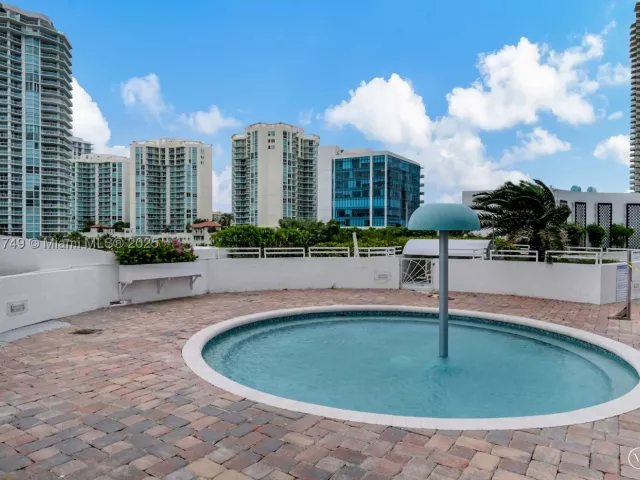 3-bedroom condo for sale in Sunny Isles Beach - 16425 Collins Ave 311 - MondialRealty