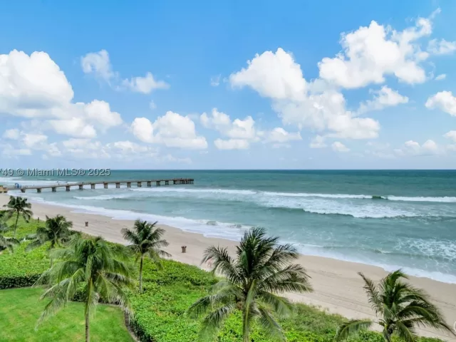 3-bedroom condo for sale in Sunny Isles Beach - 16425 Collins Ave 311 - MondialRealty