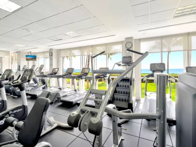 3-bedroom condo for sale in Sunny Isles Beach - 16425 Collins Ave 311 - MondialRealty