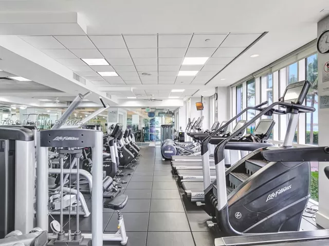 3-bedroom condo for sale in Sunny Isles Beach - 16425 Collins Ave 311 - MondialRealty