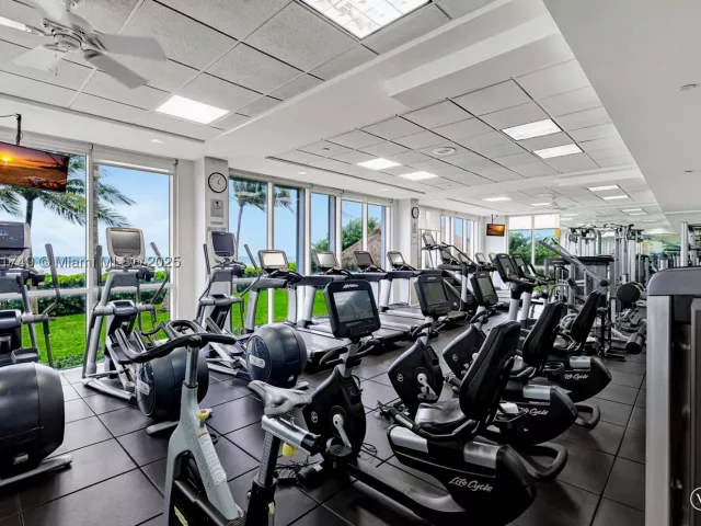 3-bedroom condo for sale in Sunny Isles Beach - 16425 Collins Ave 311 - MondialRealty