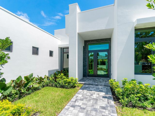 Home for sale at 17 NW 15th Street - photo 6599411