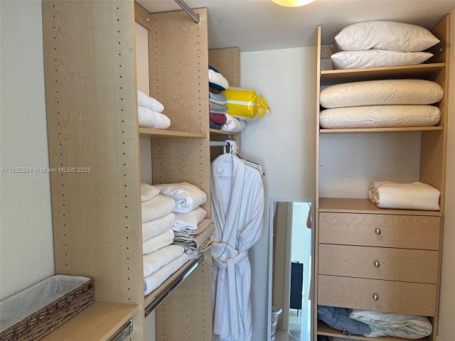 Apartment for rent  Unit #3407 - photo 6173065