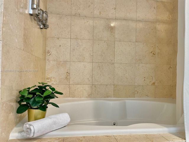 Apartment for rent  Unit #3407 - photo 6173068