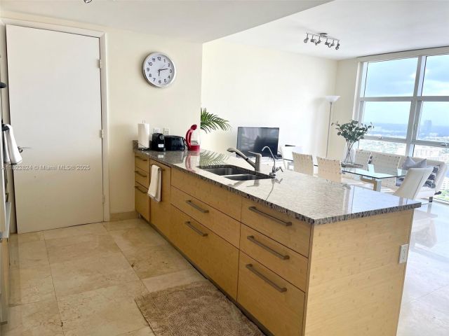 Apartment for rent  Unit #3407 - photo 6173072