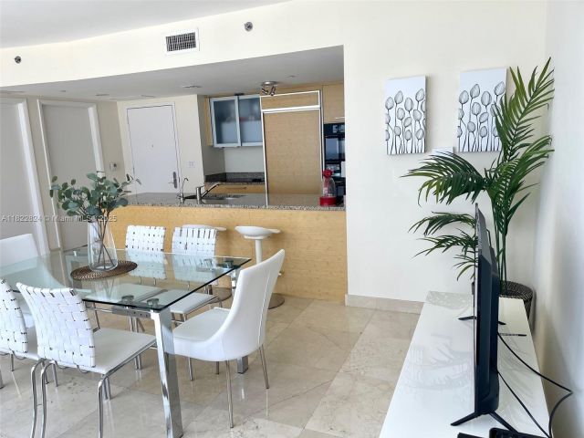 Apartment for rent  Unit #3407 - photo 6173078