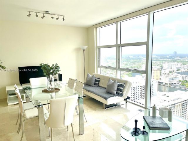 Apartment for rent  Unit #3407 - photo 6173080