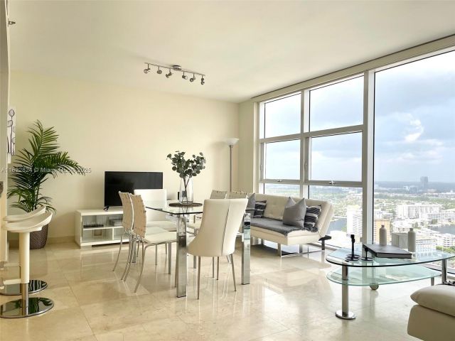 Apartment for rent  Unit #3407 - photo 6173081