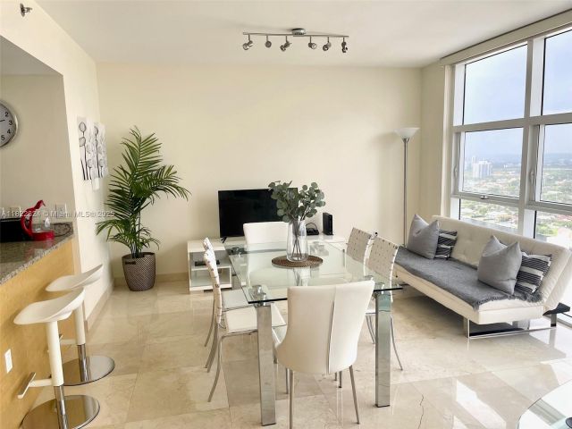 Apartment for rent  Unit #3407 - photo 6173082