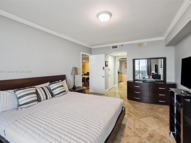 Apartment for rent  Unit #4803 - photo 6173096