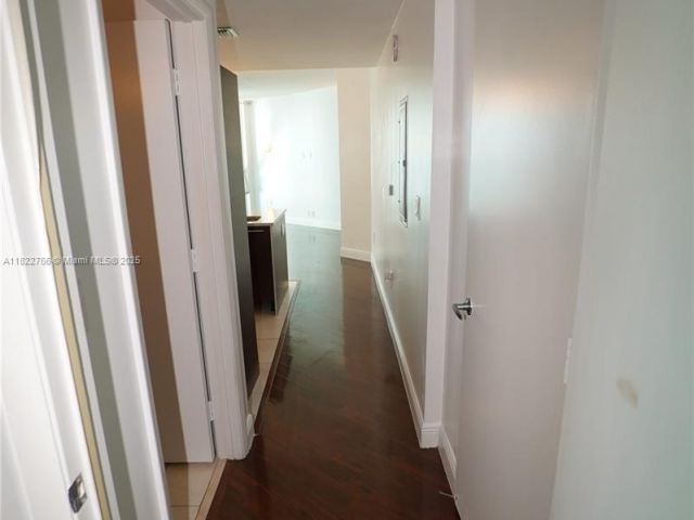 Apartment for sale  Unit #2510 - photo 6185756