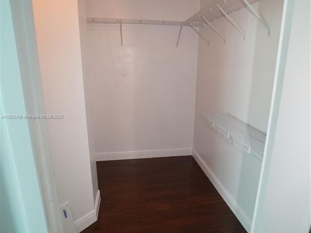 Apartment for sale  Unit #2510 - photo 6185758