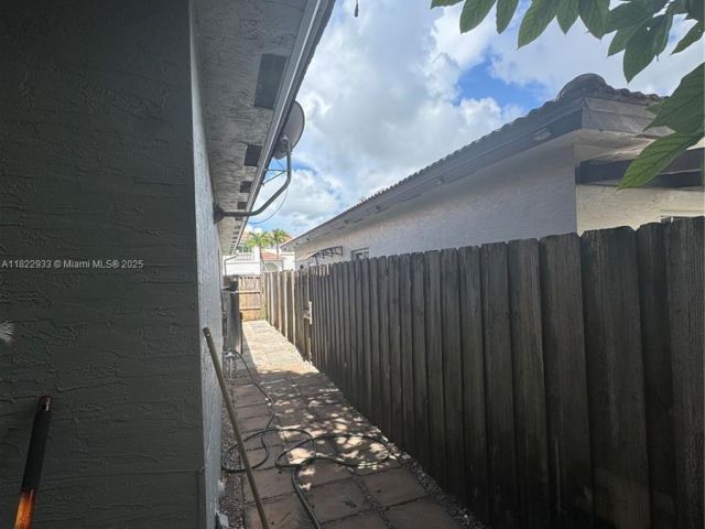 Home for sale at 1281 NE 41st Pl - photo 6206109