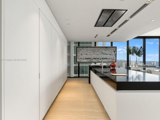 Apartment for sale  Unit #3402 - photo 6191810