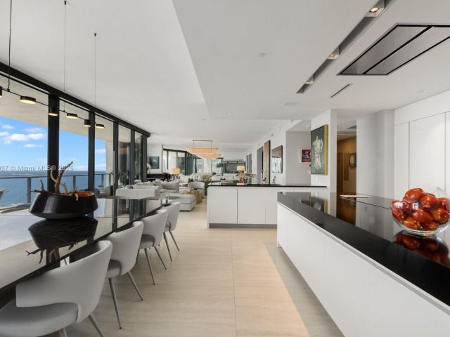 Apartment for sale  Unit #3402 - photo 6191812