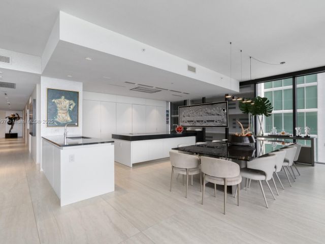 Apartment for sale  Unit #3402 - photo 6191813