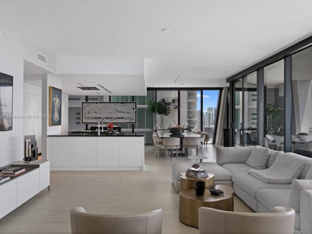 Apartment for sale  Unit #3402 - photo 6191816