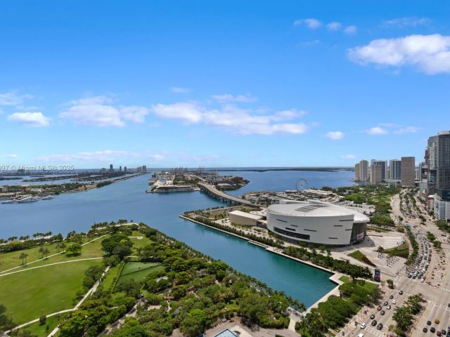 Apartment for sale  Unit #3402 - photo 6191820