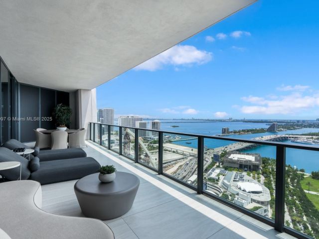 Apartment for sale  Unit #3402 - photo 6191821