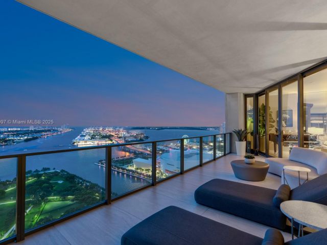 Apartment for sale  Unit #3402 - photo 6191829