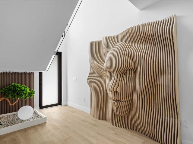 Home for sale at 550 NW 42nd St - photo 7523455