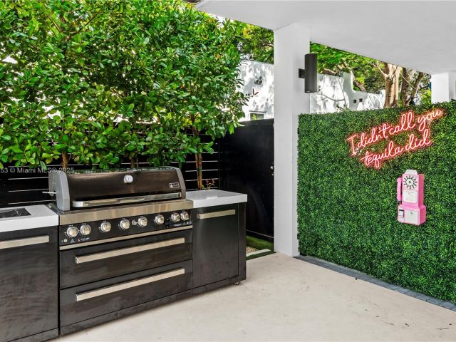 Home for sale at 550 NW 42nd St - photo 7523470