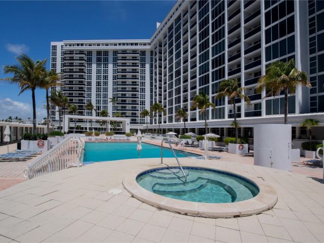 Apartment for sale  Unit #330 - photo 6171530