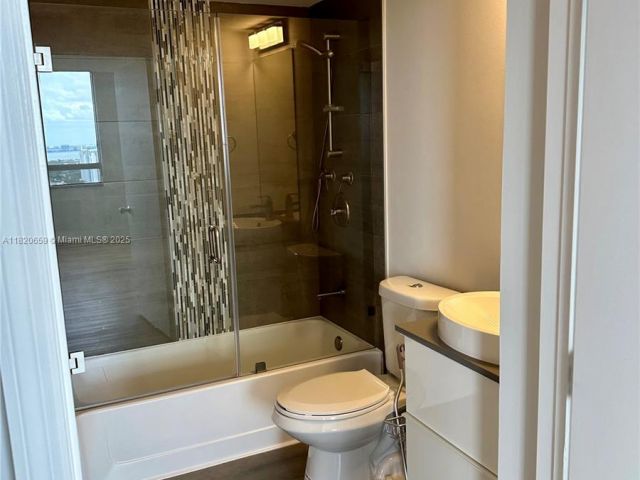 Apartment for sale  Unit #3007 - photo 6171768