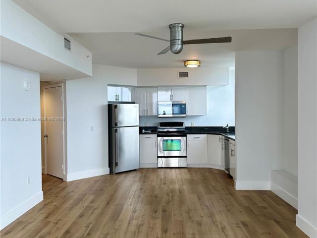 Apartment for sale  Unit #3007 - photo 6171770