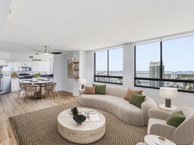 2-bedroom condo for sale in Miami Beach - 1330 West Ave 3007 - MondialRealty