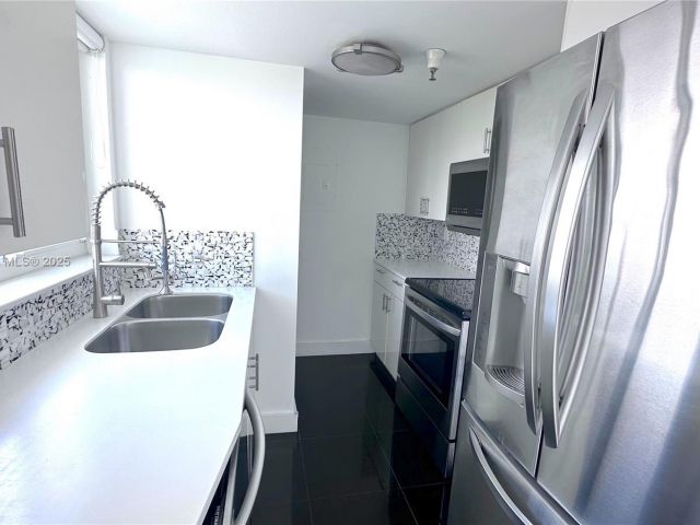 Apartment for rent  Unit #2203 - photo 6172871