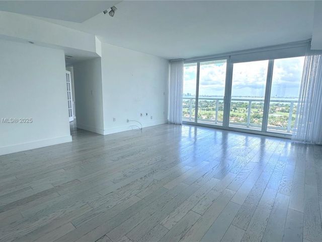 Apartment for rent  Unit #2203 - photo 6172875