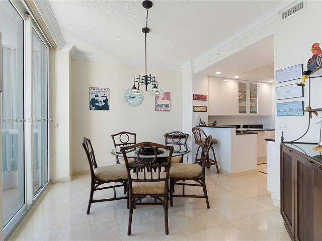 Apartment for sale  Unit #2702 - photo 6176059