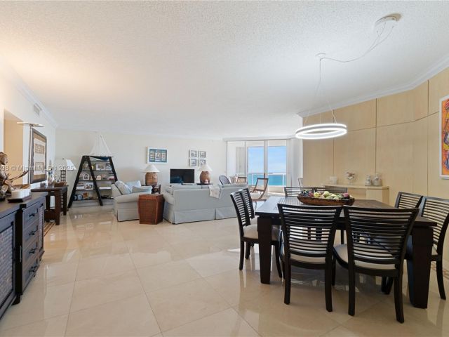 Apartment for sale  Unit #2702 - photo 6176061