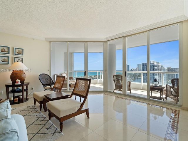 Apartment for sale  Unit #2702 - photo 6176065