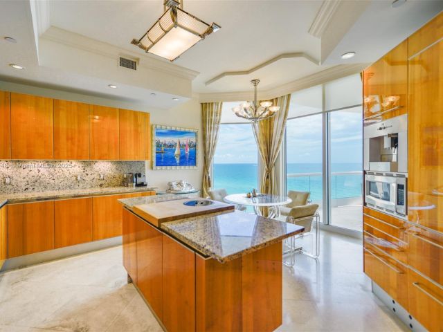 Apartment for sale  Unit #1104 - photo 6172948