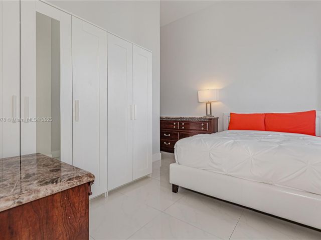 Apartment for rent  Unit #1619 - photo 6173741