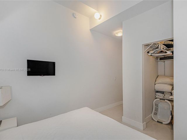 Apartment for rent  Unit #1619 - photo 6173744