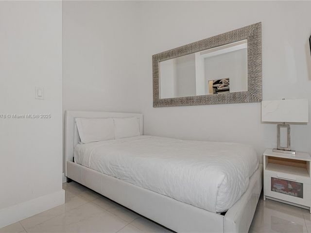 Apartment for rent  Unit #1619 - photo 6173746