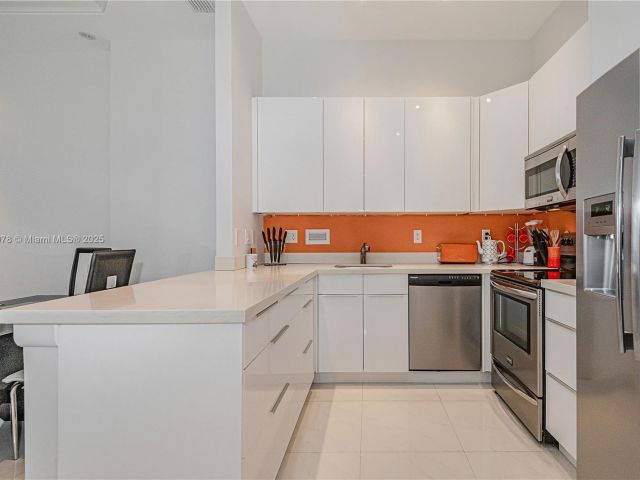 Apartment for rent  Unit #1619 - photo 6173747