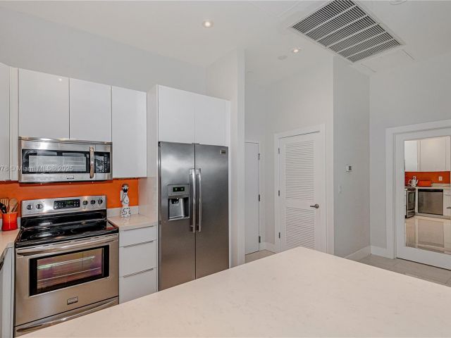 Apartment for rent  Unit #1619 - photo 6173748