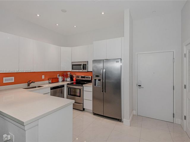 Apartment for rent  Unit #1619 - photo 6173749