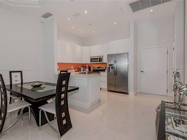 Apartment for rent  Unit #1619 - photo 6173750